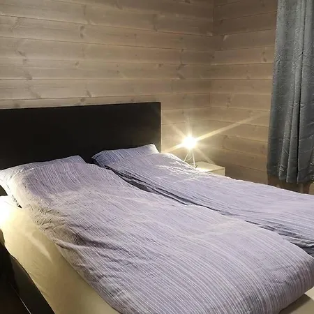 Akselhuset-Koselig Hus Rett Ovenfor Kaikanten Midt I Lofoten Sennesvik Exterior photo