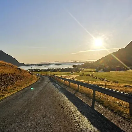 Akselhuset-Koselig Hus Rett Ovenfor Kaikanten Midt I Lofoten Sennesvik Exterior photo