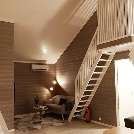 Akselhuset-Koselig Hus Rett Ovenfor Kaikanten Midt I Lofoten Sennesvik Exterior photo