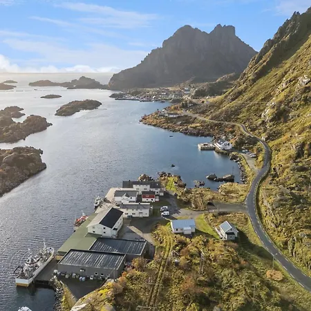 Akselhuset-Koselig Hus Rett Ovenfor Kaikanten Midt I Lofoten Sennesvik Exterior photo