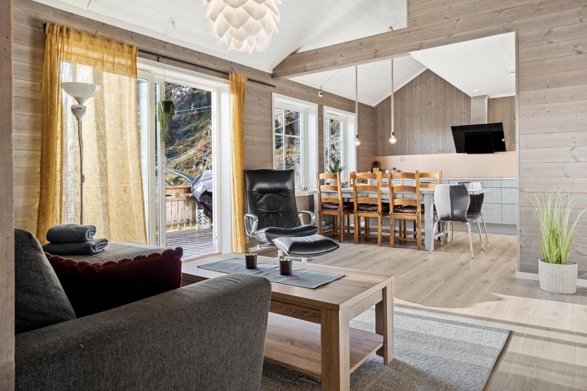 Akselhuset-koselig Hus Rett Ovenfor Kaikanten Midt I Lofoten Holiday home *