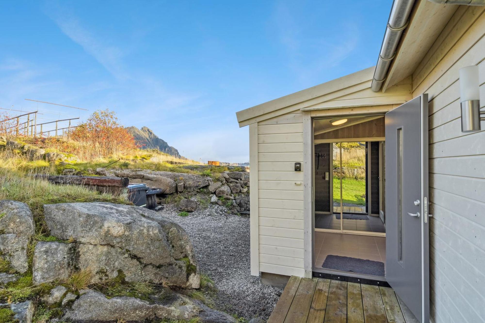 Akselhuset-koselig Hus Rett Ovenfor Kaikanten Midt I Lofoten Holiday home