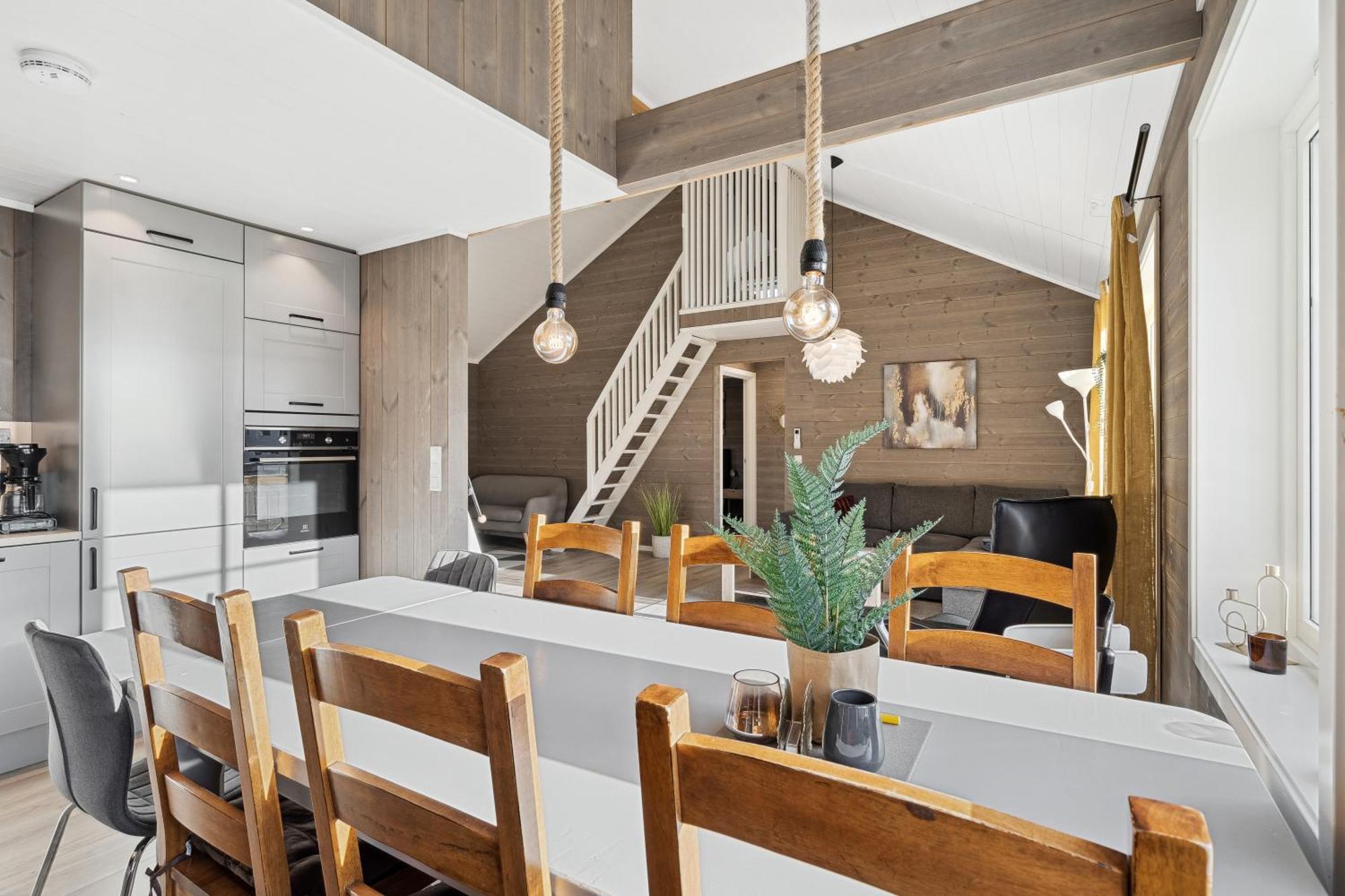 Akselhuset-koselig Hus Rett Ovenfor Kaikanten Midt I Lofoten Holiday home Sennesvik