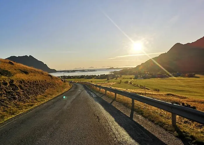 Akselhuset-Koselig Hus Rett Ovenfor Kaikanten Midt I Lofoten