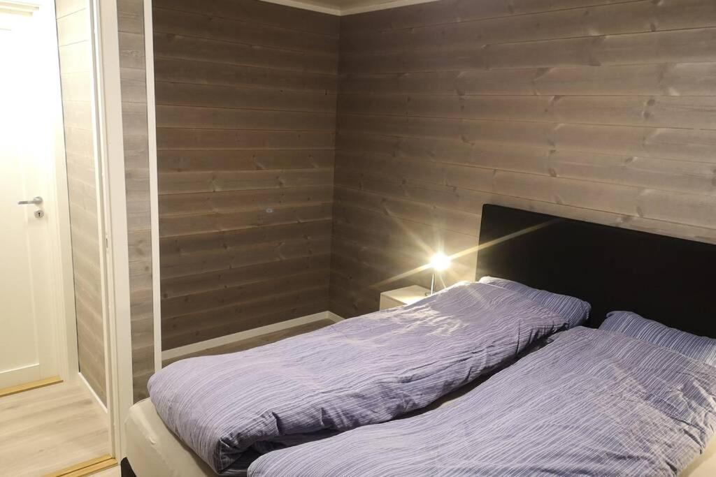 Akselhuset-koselig Hus Rett Ovenfor Kaikanten Midt I Lofoten * Sennesvik