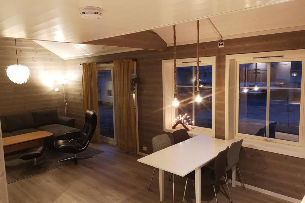 Holiday home Akselhuset-koselig Hus Rett Ovenfor Kaikanten Midt I Lofoten *