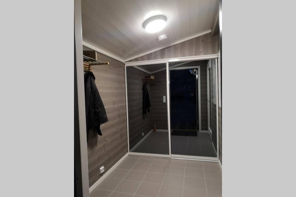 Akselhuset-koselig Hus Rett Ovenfor Kaikanten Midt I Lofoten * Sennesvik