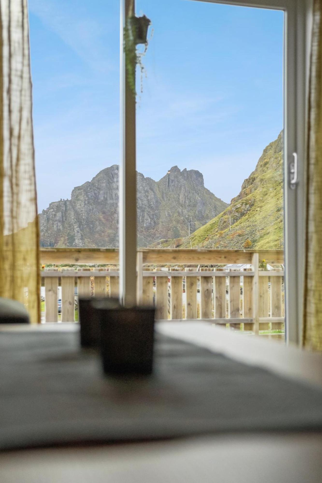 Akselhuset-koselig Hus Rett Ovenfor Kaikanten Midt I Lofoten * Sennesvik